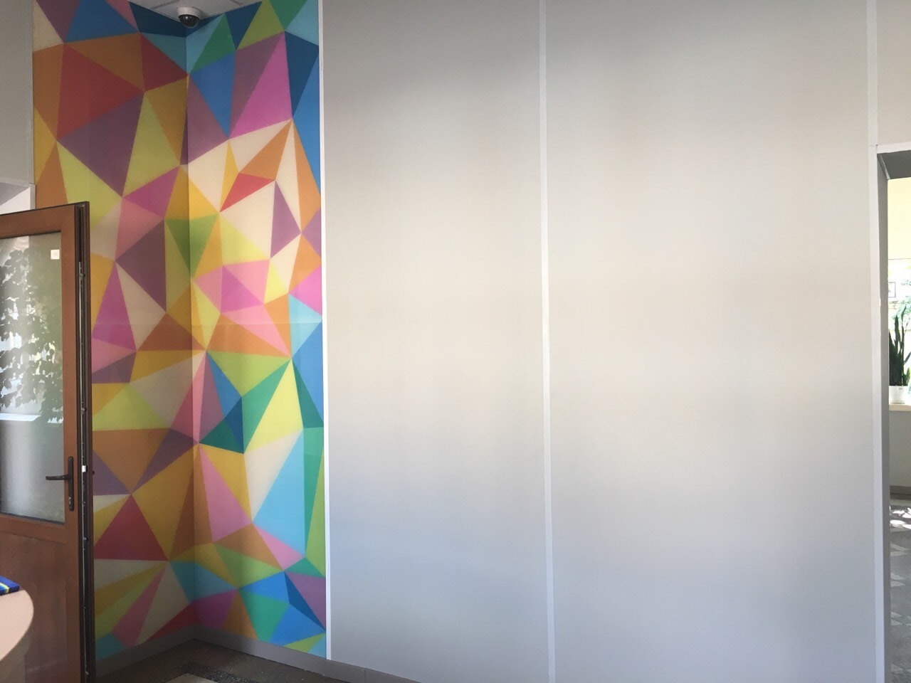 Класна кімната з екологічними панелями